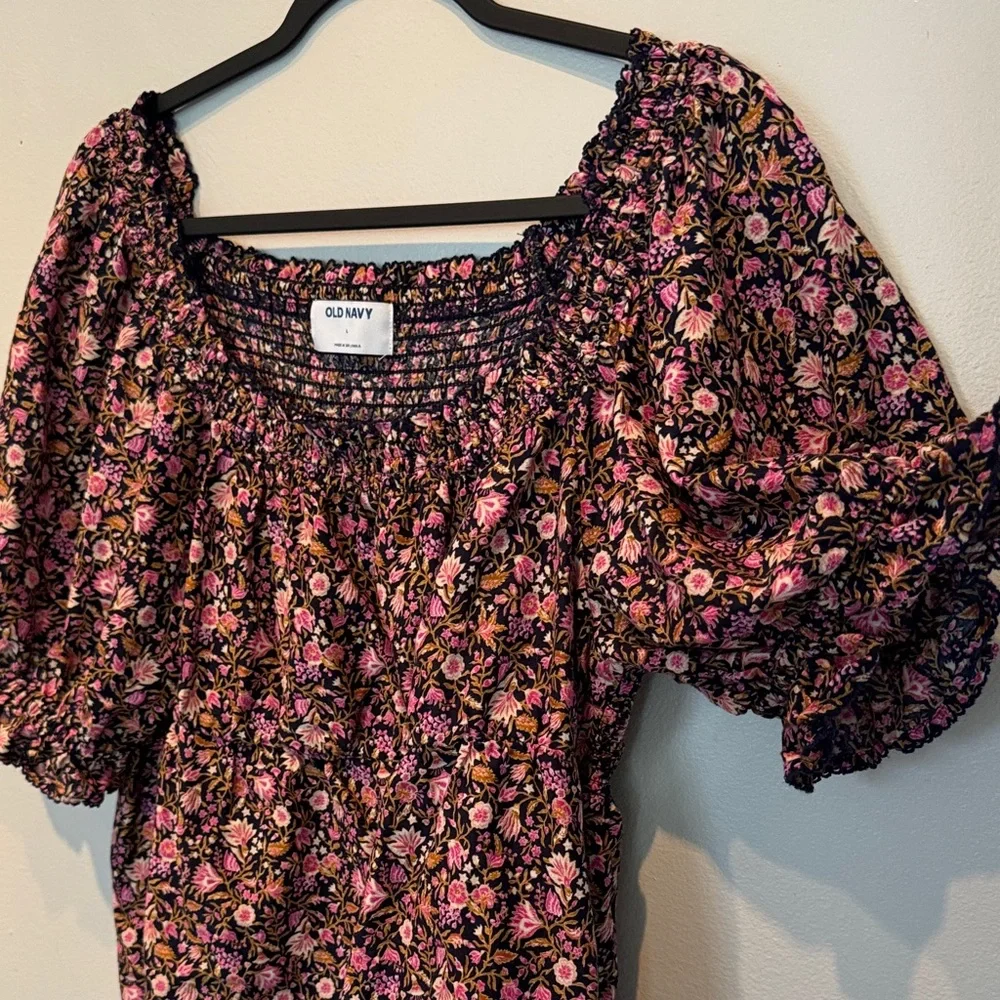 Women’s Old Navy Floral Blouse Navy and Pink With Smocked Back Size L - Picture 2 of 9